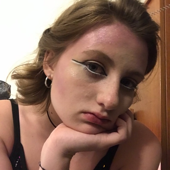 Meet your Posher, Kathryn - Picture 1 of 1